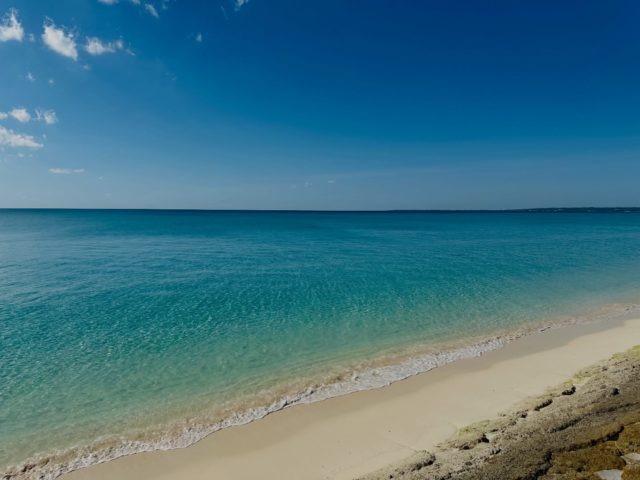 いつ来ても綺麗なビーチ🏖️
東洋一綺麗と言われる与那覇前浜ビーチが
ホテルの目の前にあるので、すぐ遊びに行けちゃいます🐠

the・沖縄の海って感じで癒される〜😍💗
ダイビングして、ビーチで乾杯🍻
アフターダイブも楽しめちゃうのが宮古島です✌🏽💗